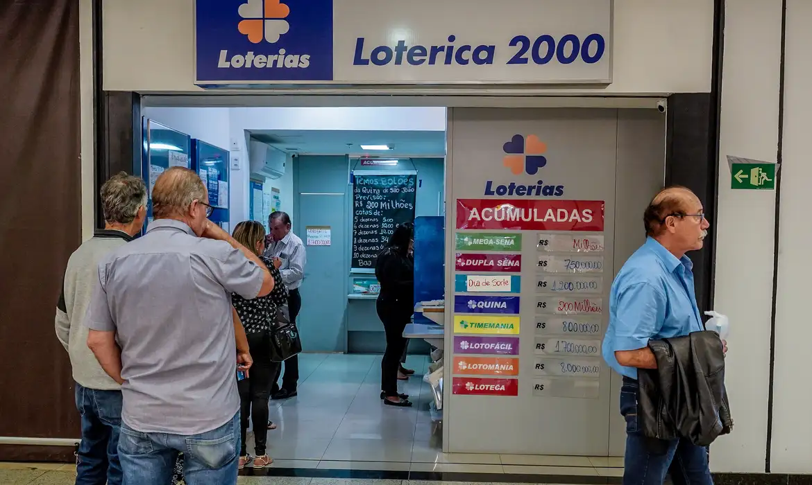 Mega-Sena acumula e prêmio vai a R$ 130 milhões