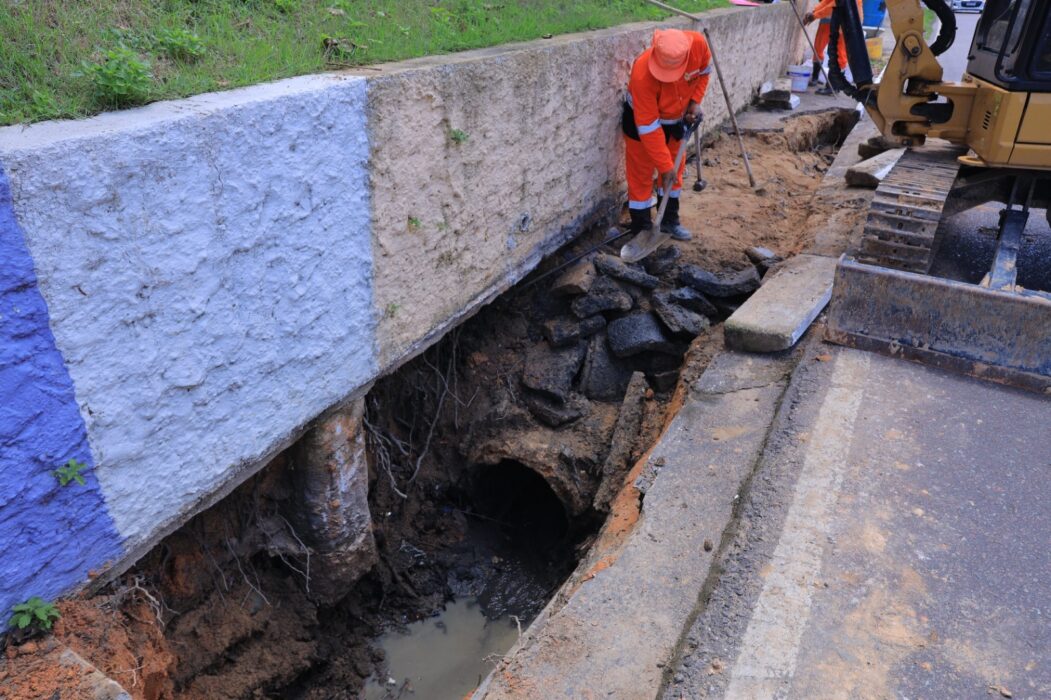 Seminf recupera 30 metros de galeria subterrânea na avenida Maceió