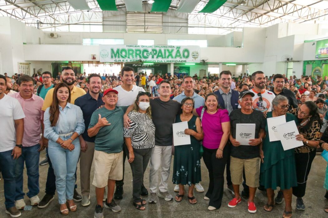 Prefeito David Almeida entrega 750 registros de imóveis no São Lázaro e encerra espera histórica de mais de 70 anos na zona Sul de Manaus