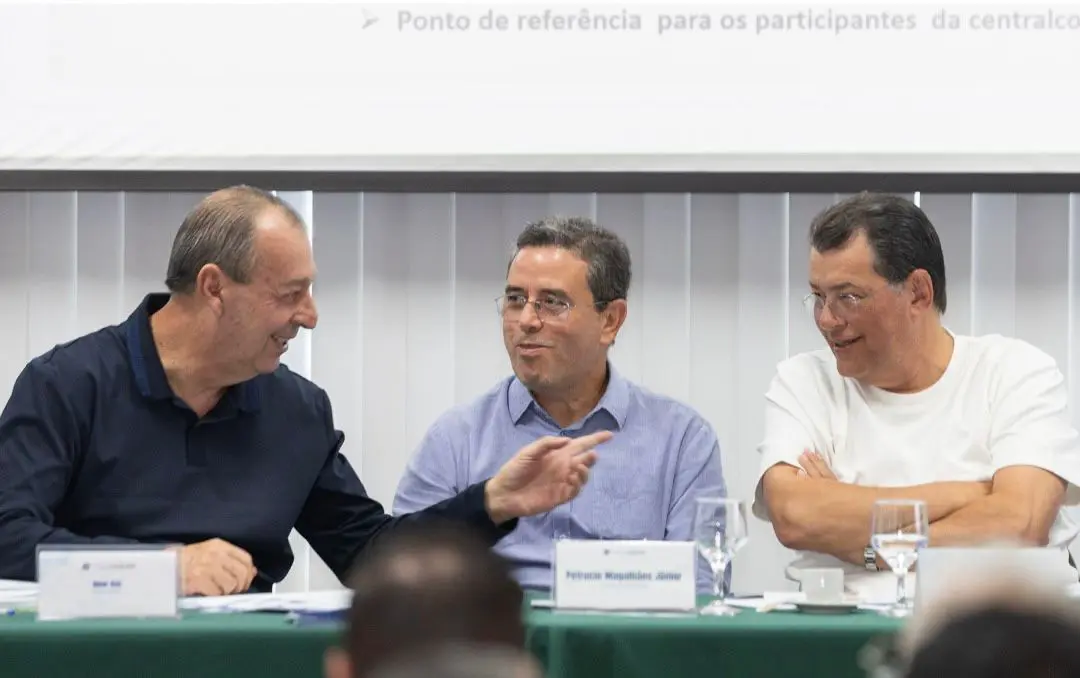 Omar Aziz reforça apoio ao cooperativismo do Amazonas em reunião com dezenas de lideranças do setor