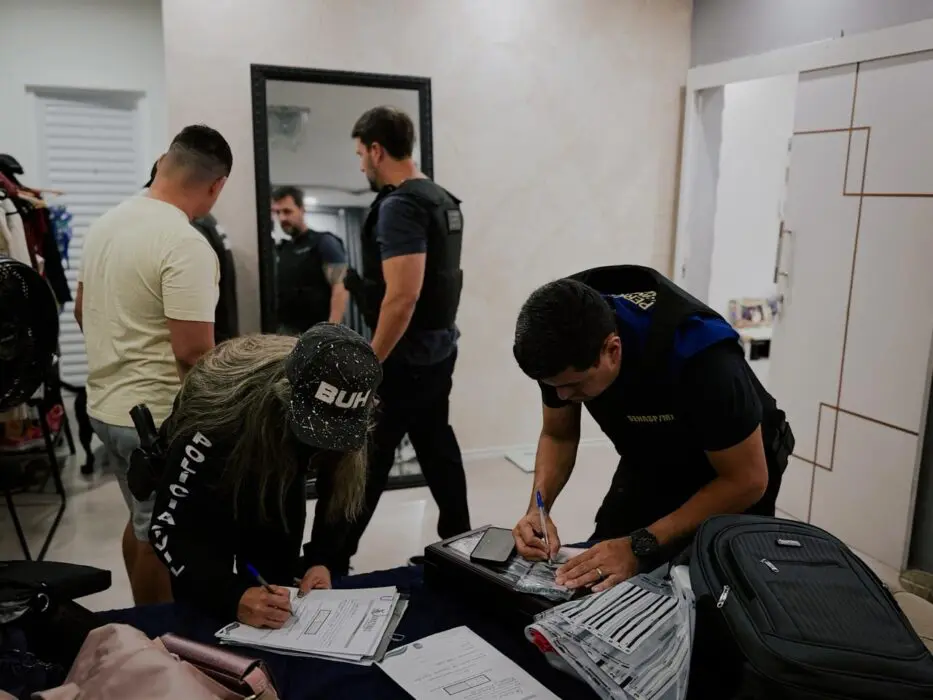 Polícia Civil prende membros de organização criminosa por golpes financeiros avaliados em mais de R$ 75 milhões