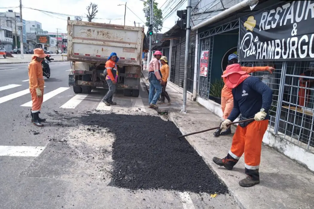 Prefeitura intensifica recuperação asfáltica no Centro e impulsiona mobilidade e valorização da área