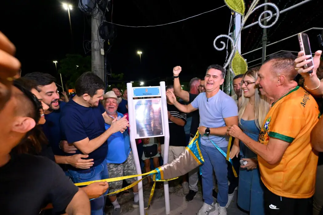David Almeida entrega ecoponto, ecobarreira e ponte na zona Sul