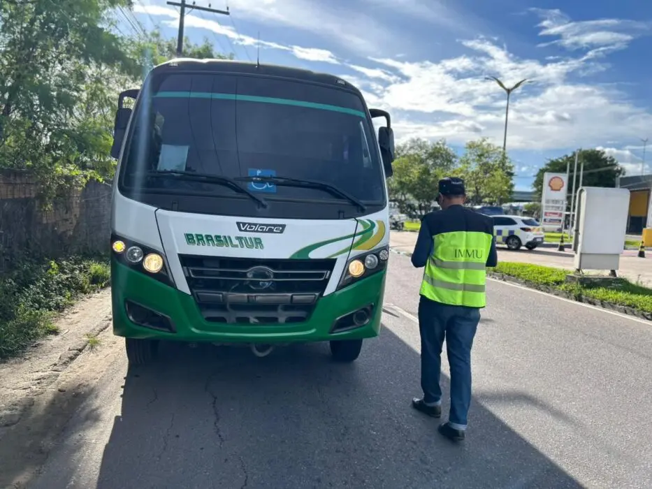 Prefeitura realiza operação 'Transporte Legal' na zona Leste
