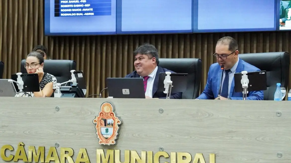 Presidente David Reis anuncia retomada do concurso da CMM