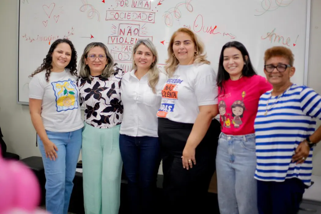 Ação de embelezamento para mulheres atendidas pelo CRDM