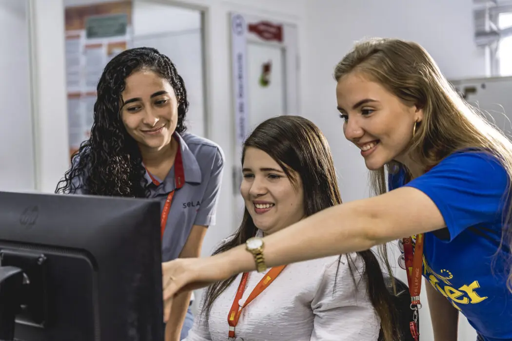Empresas investem na retenção de mulheres