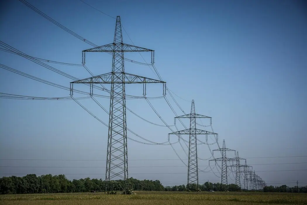 Setor elétrico busca equilibrar oferta solar e pico de carga