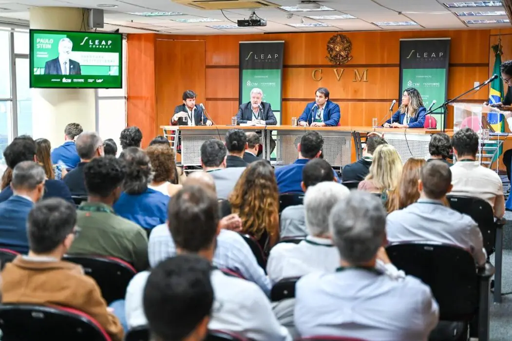 CVM e Fenasbac abrem inscrições para o LEAP 2026