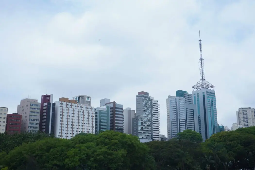 Preço dos imóveis cresce abaixo da inflação no Brasil