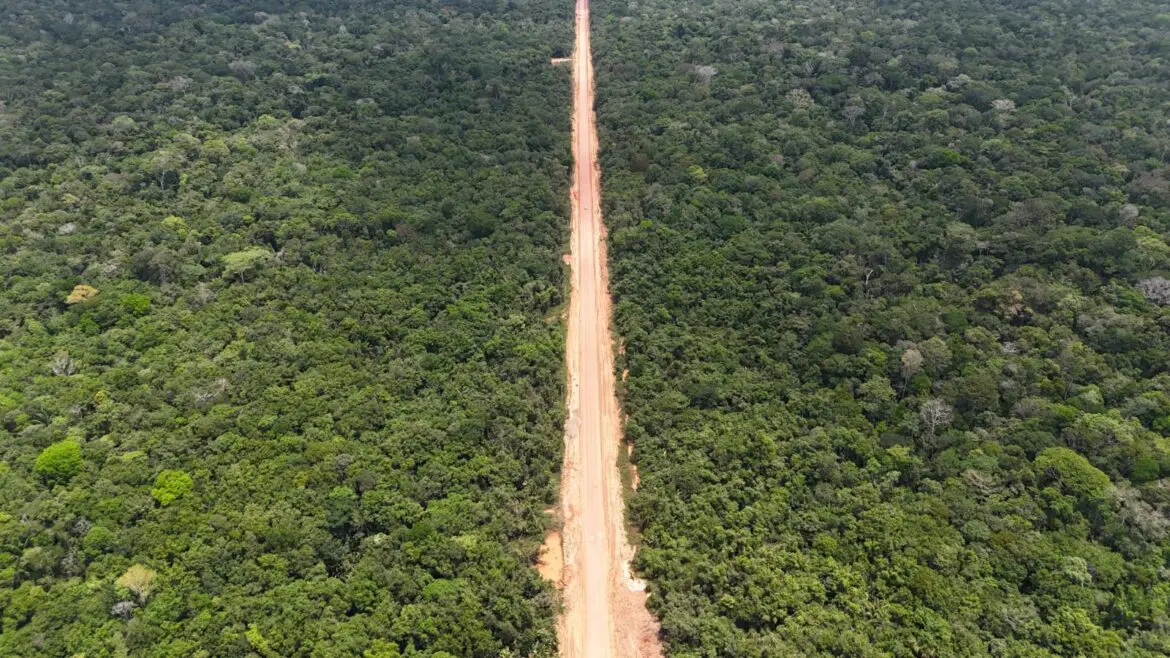 Lula defende pavimentação da BR-319 em Manaus e promete "estrada modelo" de sustentabilidade