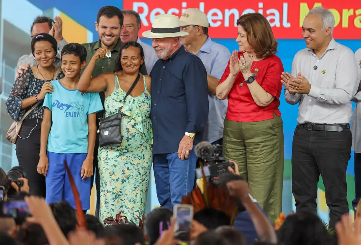 Prefeito Renato Junior e presidente Lula entregam 576 moradias semimobiliadas do residencial Morar Melhor no Parque das Tribos