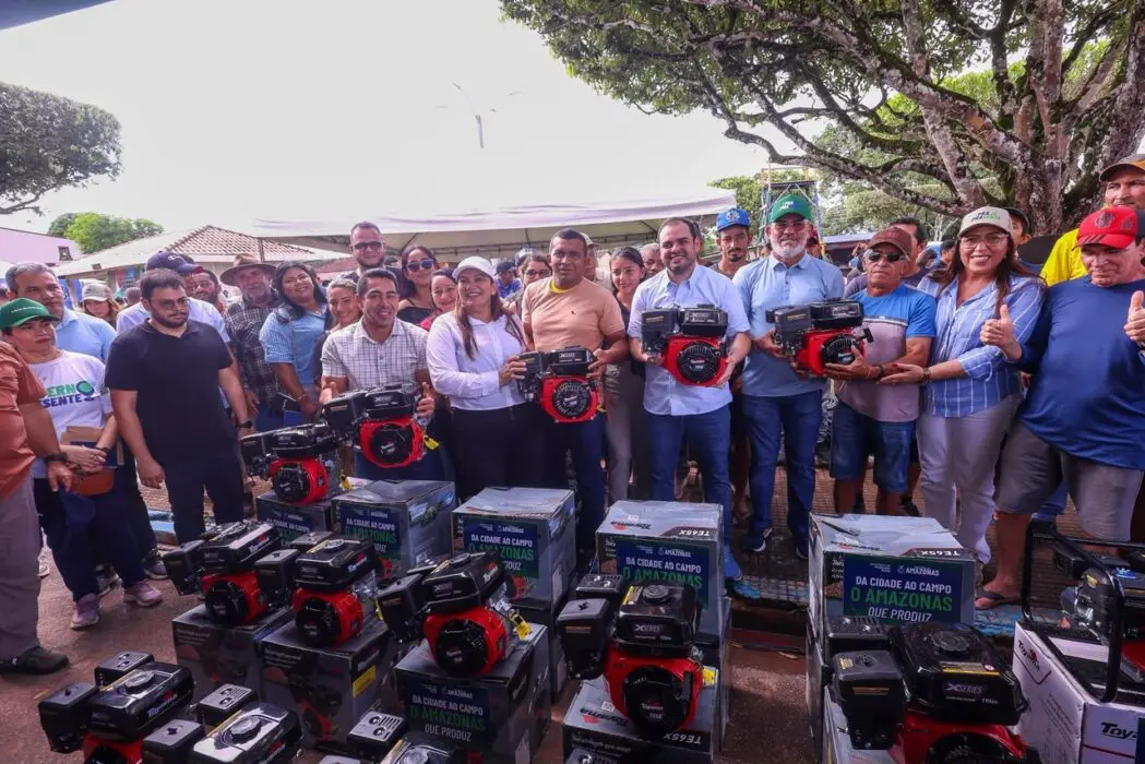 Governador Roberto Cidade leva 37ª edição do Governo Presente ao Careiro Castanho com entregas para o setor primário, cidadania e assistência social