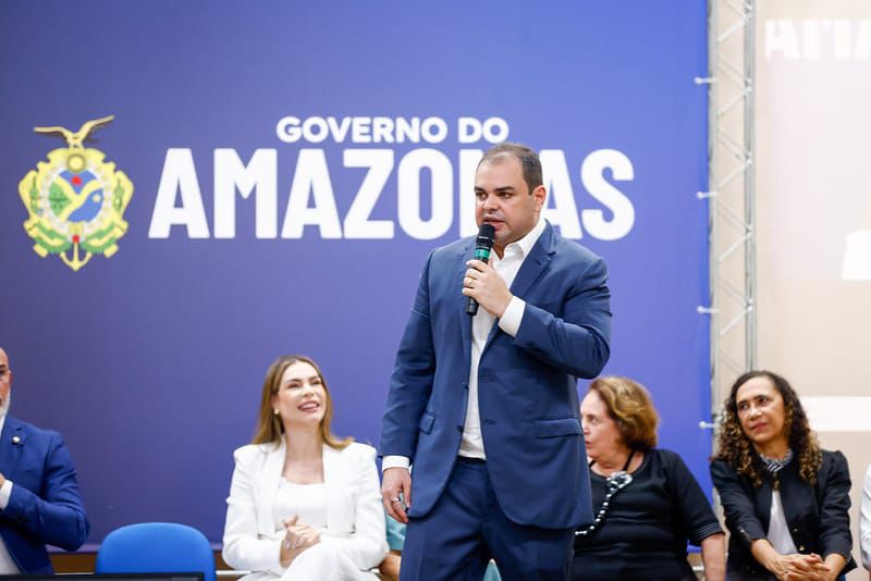Roberto Cidade confirma concurso da Educação com quase 8 mil vagas no Amazonas