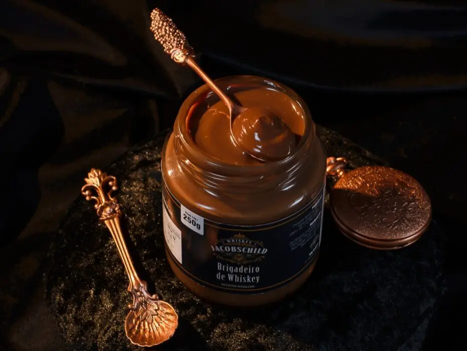 Brigadeiro de whisky ganha espaço no mercado gourmet