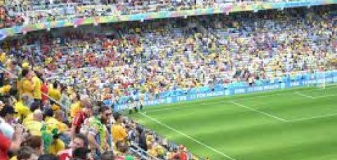 Calor intenso é desafio dentro e fora de campo na Copa do Mundo
