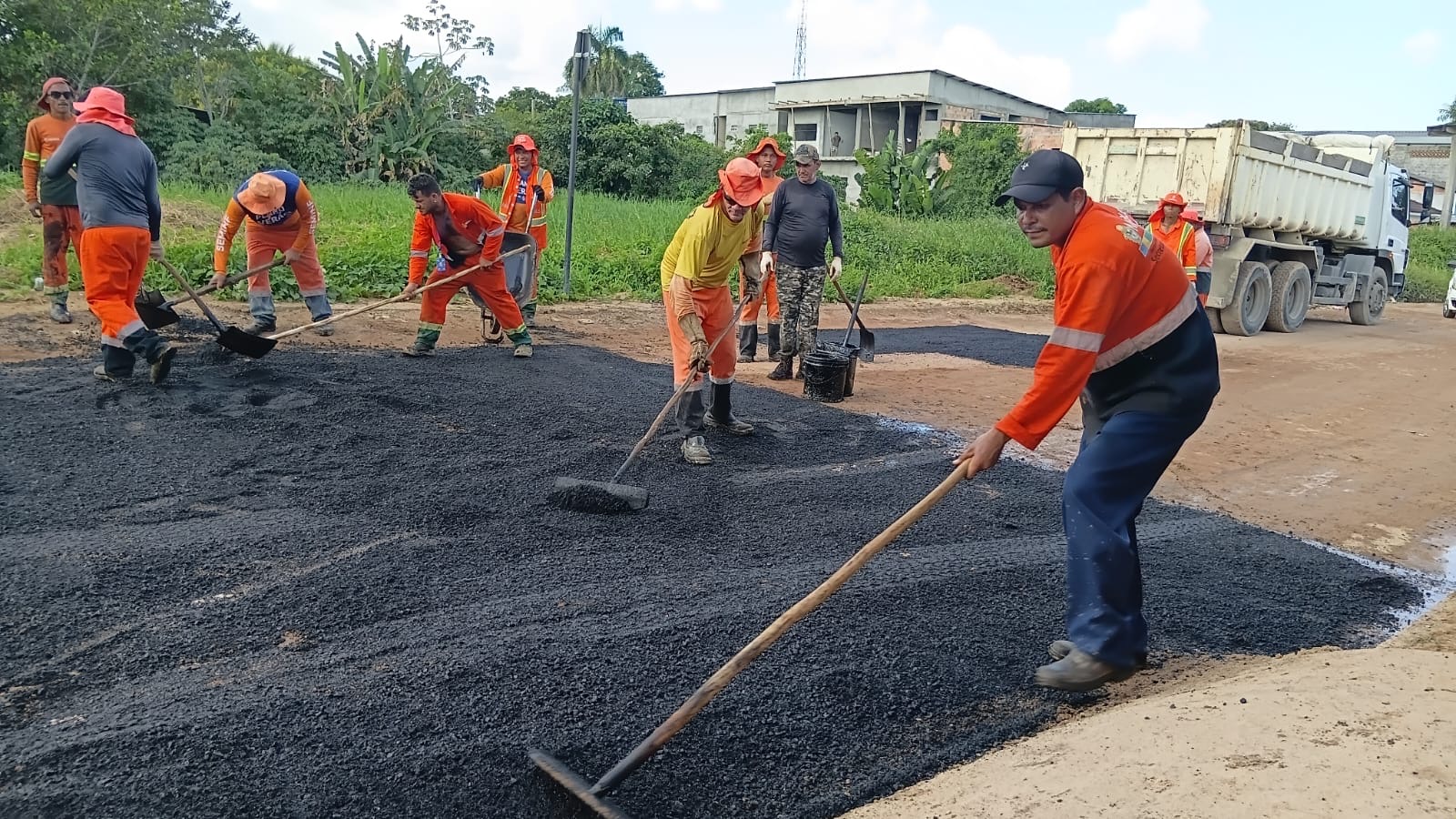 Prefeitura transforma mobilidade no bairro Tarumã com recuperação asfáltica