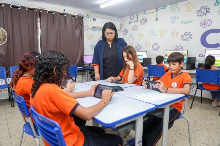 Centros de Tecnologias Educacionais beneficiam cerca de 80 mil estudantes e fortalecem o ensino e inovação na rede municipal de educação