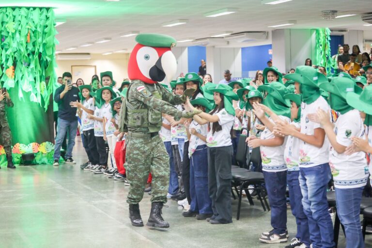 Prefeitura de Manaus forma 480 estudantes em programa de educação ambiental