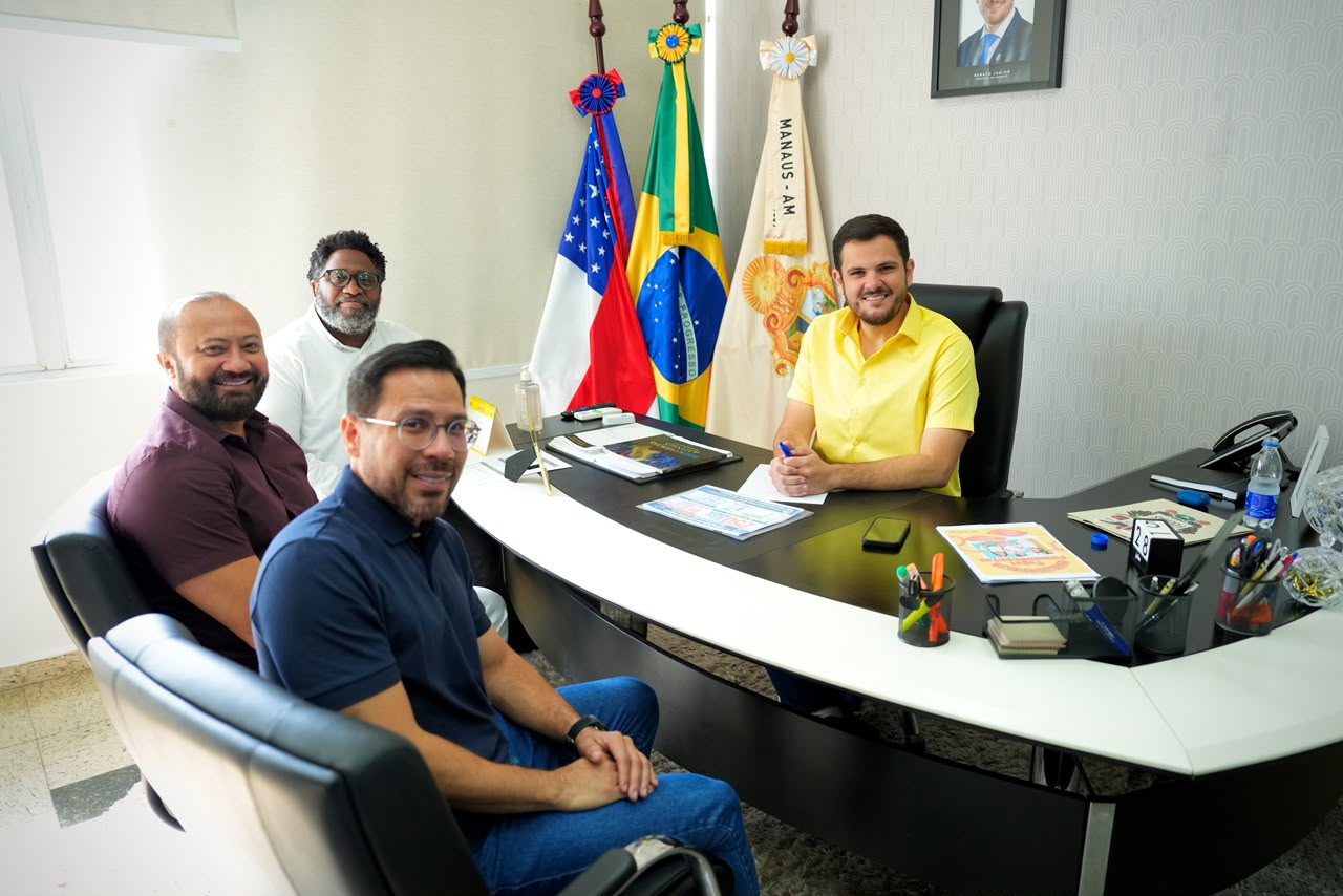 Prefeito anuncia convocação de 250 professores para a Semed