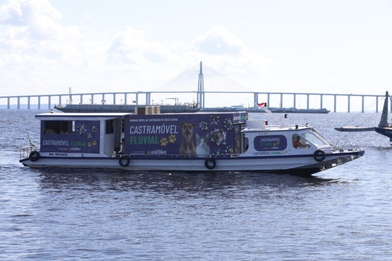Amazonas passa a contar com o primeiro Castramóvel Fluvial do mundo
