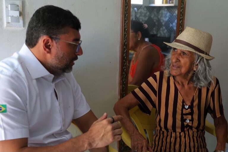 Mutirão de catarata criado por Wilson Lima devolve a visão e transforma rotina de idosa de 84 anos