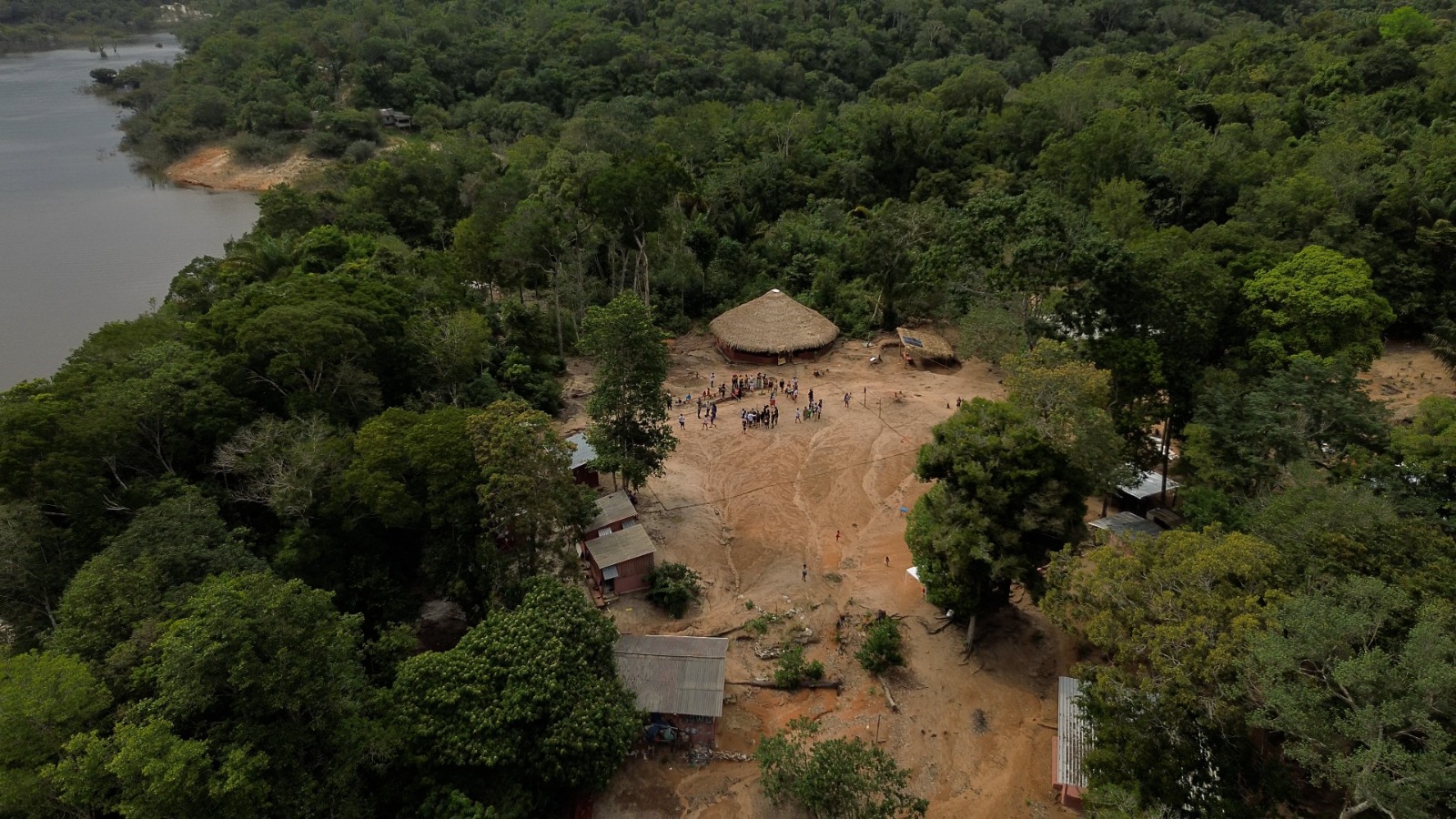 Aldeia no Amazonas promove cultura e imersão indígena por meio de projeto cultural