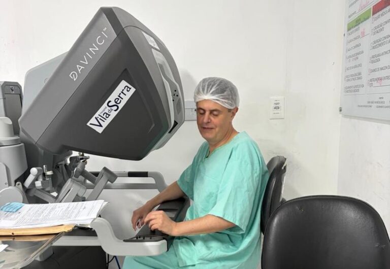 Dois marcos da cirurgia robótica redefinem a saúde no Brasil