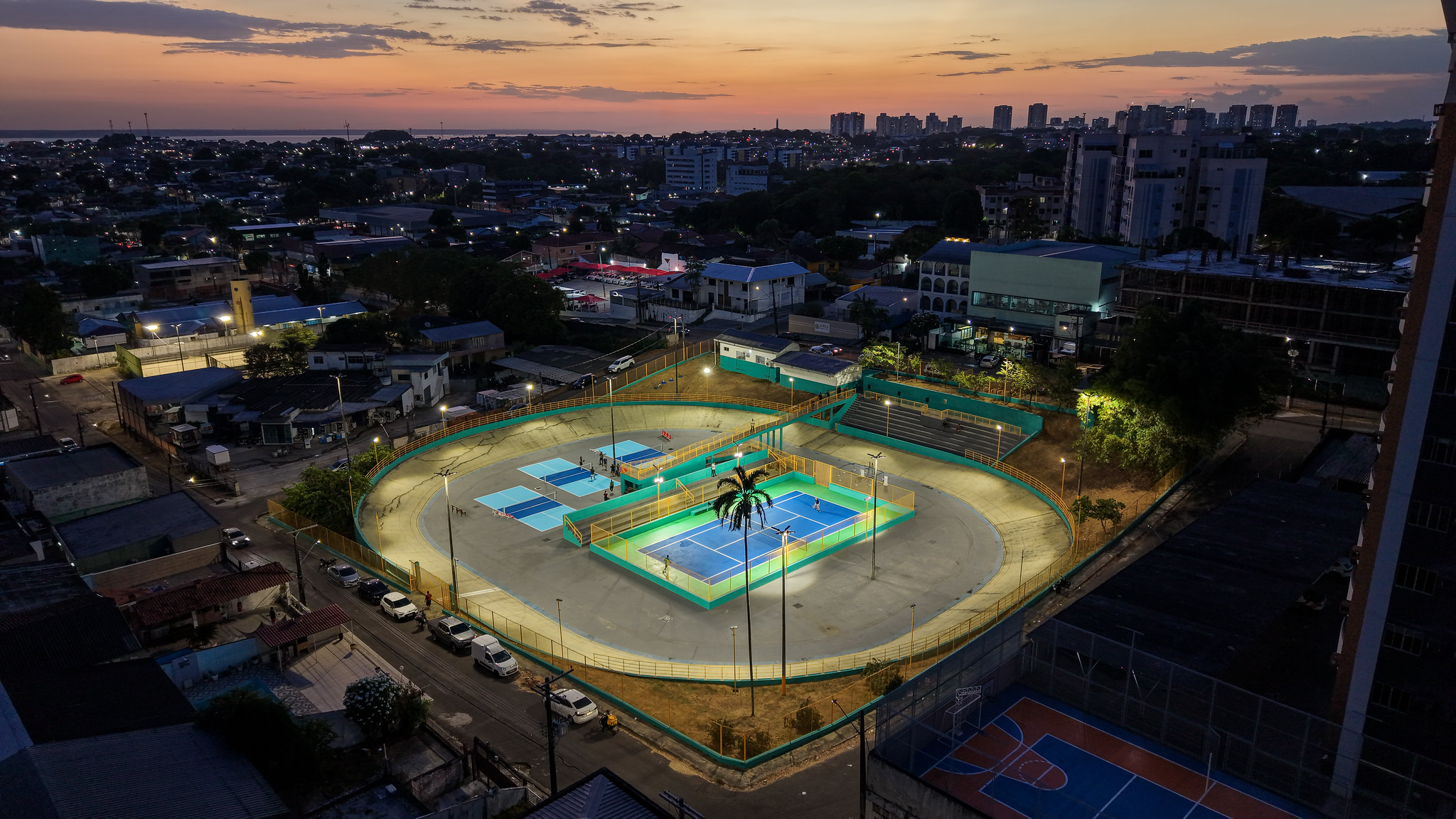 Prefeitura reinaugura Velódromo Professora Alzira Campos e entrega espaço revitalizado à população