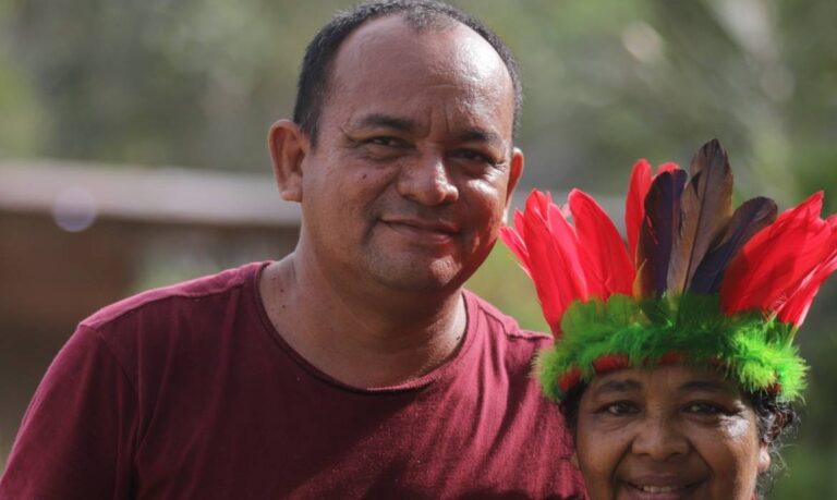 Há mais de 20 anos sem certidão de nascimento, casal consegue dar entrada na documentação durante ação da Defensoria
