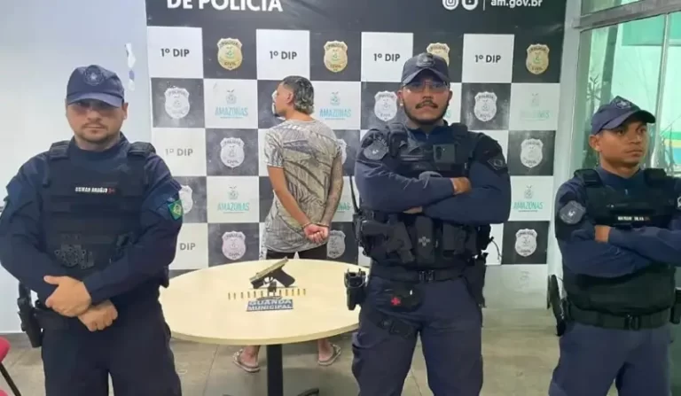 Homem armado ameaça moradores e acaba cercado por policiais em Manaus
