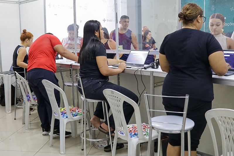 Público do ‘#SouManaus Passo a Paço 2026’ aproveita domingo para retirada das pulseiras do evento
