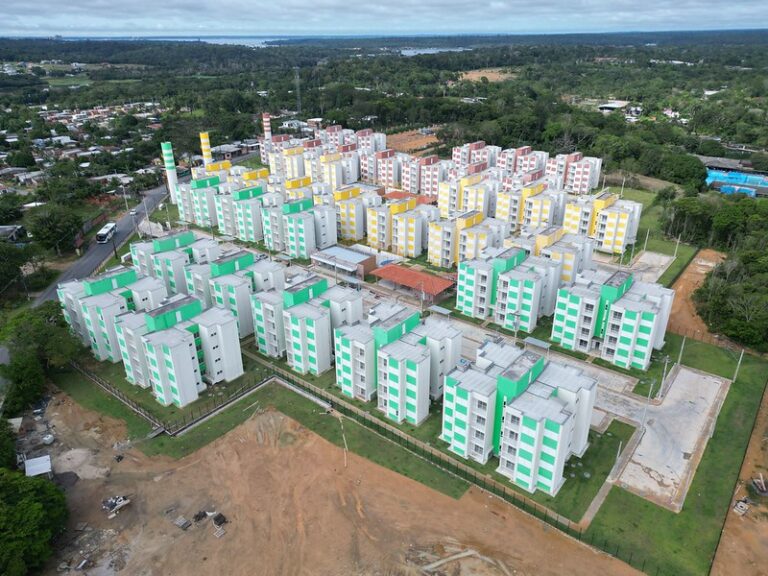 No Dia Nacional da Habitação, Prefeitura de Manaus destaca impacto de programas habitacionais na vida das famílias