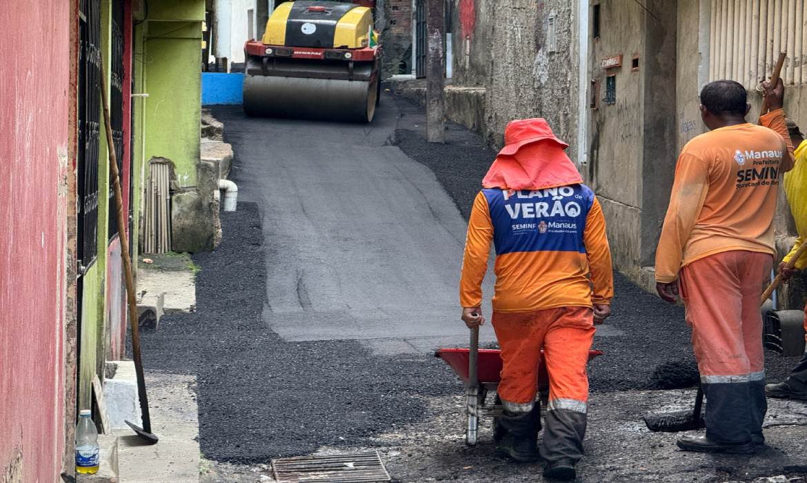Prefeitura de Manaus recupera beco no bairro Compensa e atende solicitação de moradores