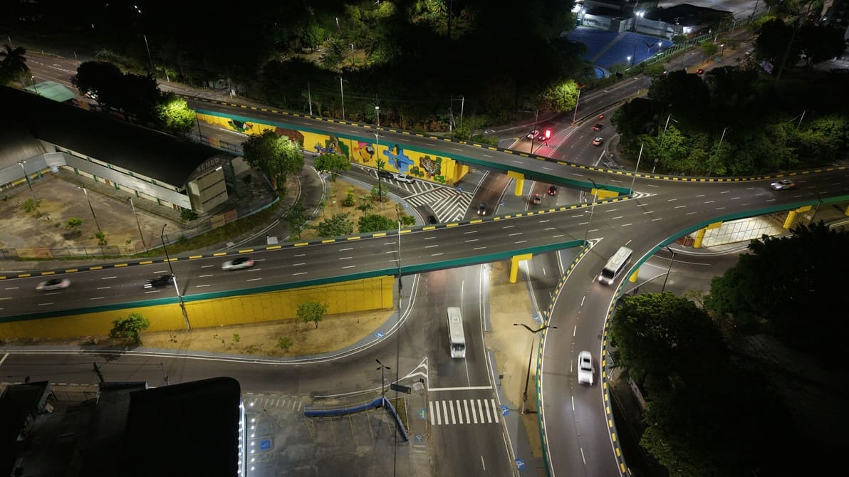 Prefeitura transforma Complexo Viário Miguel Arraes com arte, iluminação e melhorias na estrutura