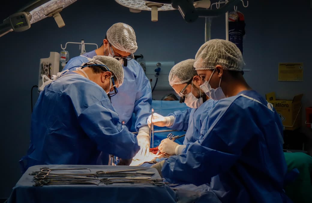 Hospital Delphina Aziz realiza três transplantes em um único dia e reforça capacidade da rede estadual de alta complexidade