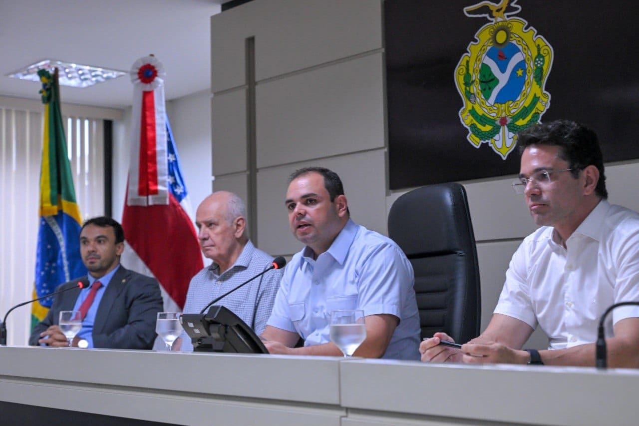 Roberto Cidade conduz acordo com empresas médicas e garante repasse de R$ 276 milhões