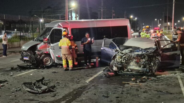 Motorista de aplicativo morre e várias pessoas ficam feridos após colisão frontal no Tarumã