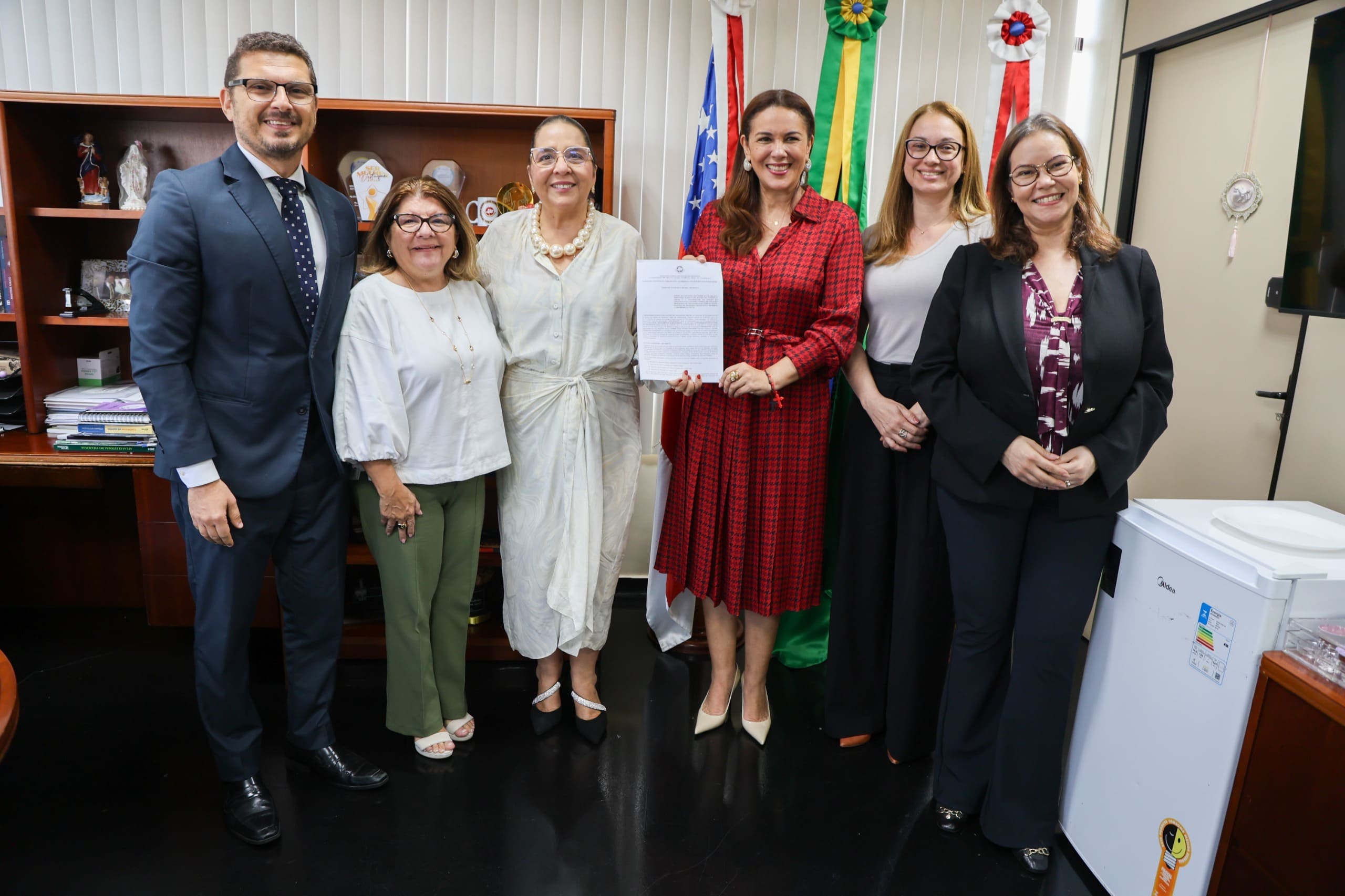 MPAM e UEA firmam acordo para oferecer até 12 vagas de mestrado para membros e servidores
