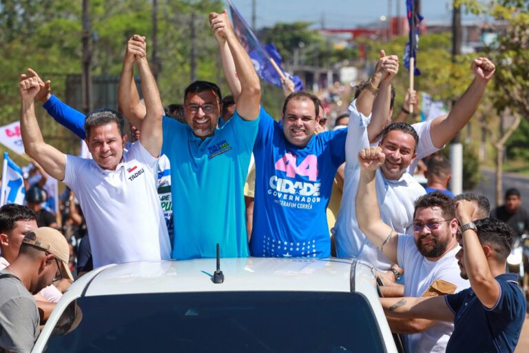 Em Manacapuru, Roberto Cidade mobiliza mais de quatro mil apoiadores na manhã do primeiro dia de campanha