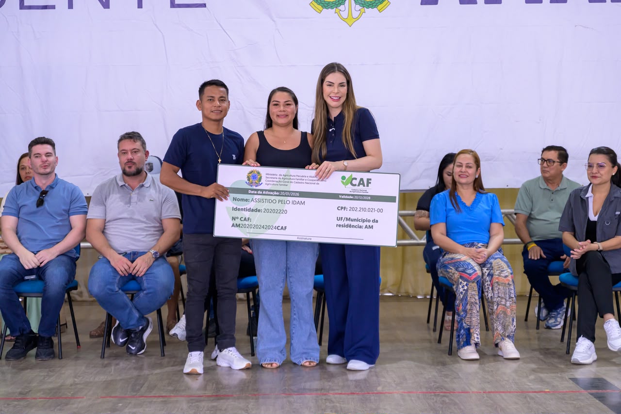 Primeira-dama Thaisa Cidade acompanha Governo Presente com serviços de saúde, assistência social e cidadania em Tefé