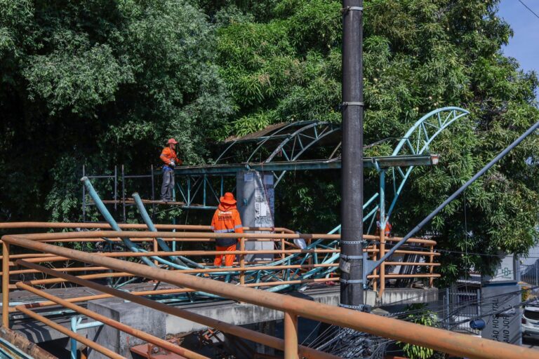 Prefeitura de Manaus avança na modernização da passarela da avenida Carvalho Leal