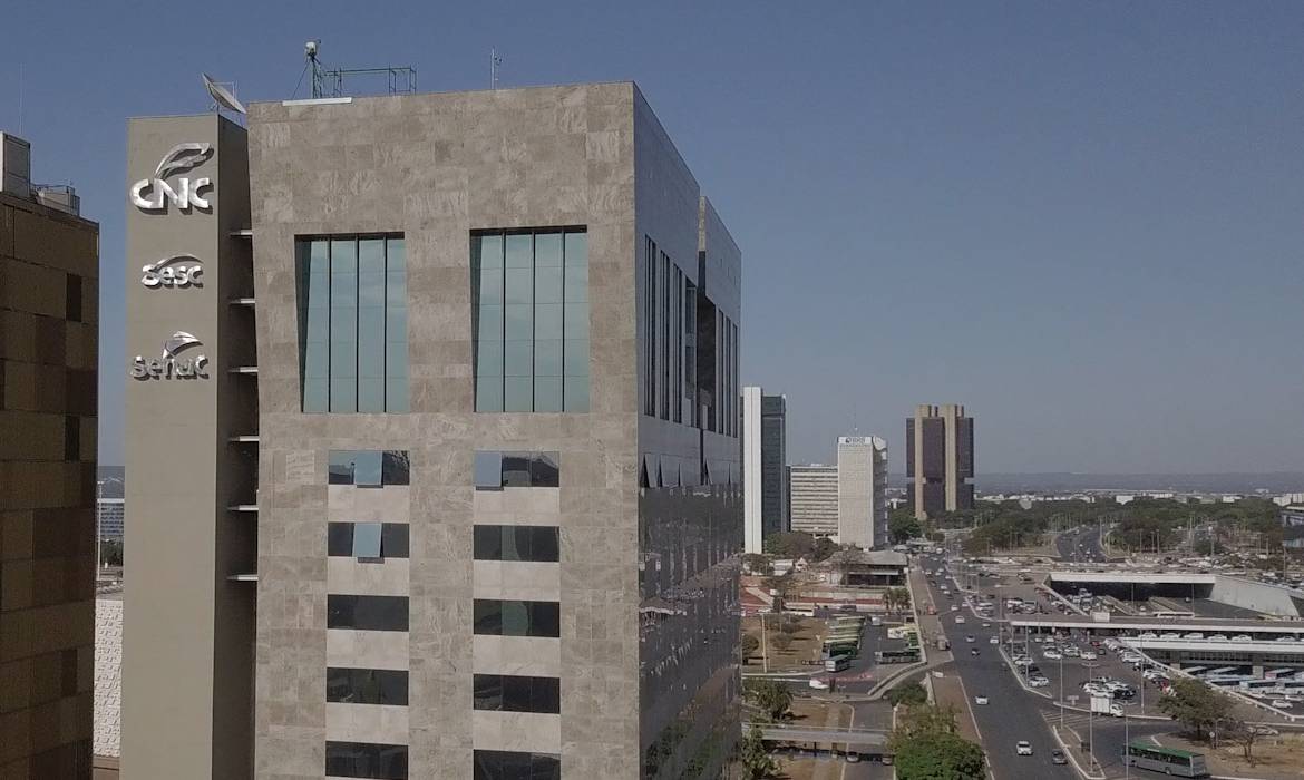 Comércio, serviços e turismo fazem apelo para que PEC do fim da escala 6x1 não seja votada antes das eleições