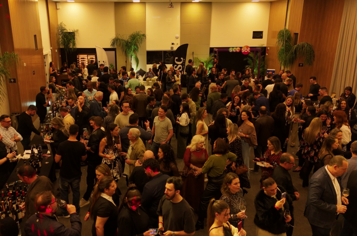 Square Wine Experience reúne cerca de 400 pessoas