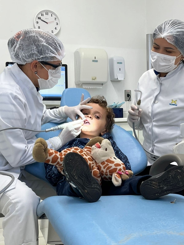 Volta às aulas põe a consulta odontológica infantil em pauta