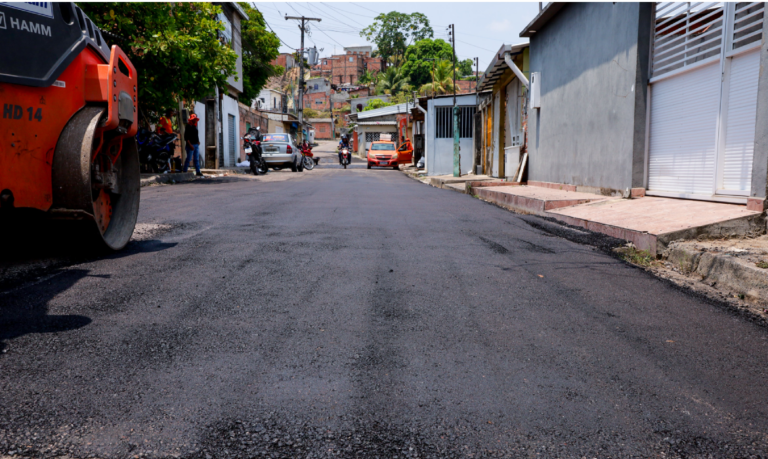 Mais de 40 equipes atuam na operação Tapa-Buracos em diferentes bairros de Manaus