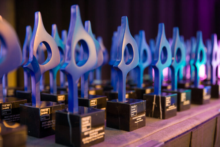 LLYC Brasil e clientes vencem SABRE e Stevie Awards 2026
