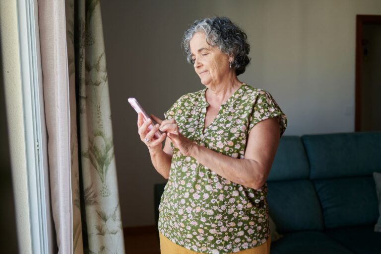 Vida digital desafia convivência na terceira idade