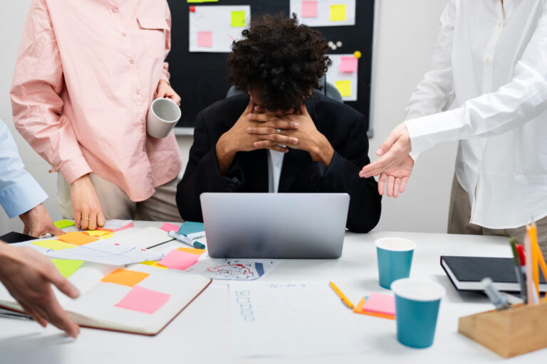 Escalas de trabalho influenciam saúde mental das equipes