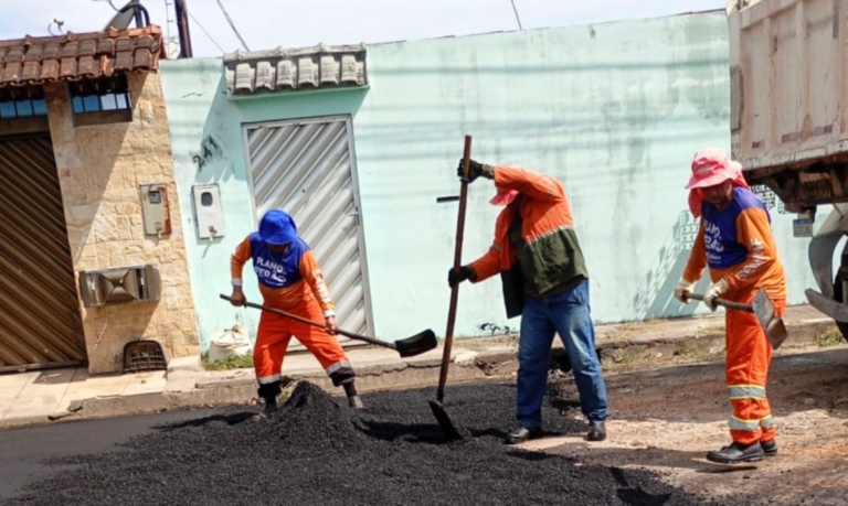 Rua do Rei, no Flores, recebe recuperação asfáltica e é liberada para circulação